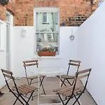 Дом отдыха Lobster Pot Скарборо
